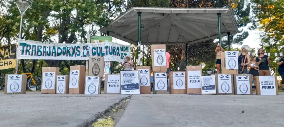 El "ruidazo" nacional contra Milei también se emitió desde la plaza San Martín