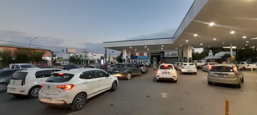 Incógnita total por la suba de combustibles, pero crecieron las filas por las dudas