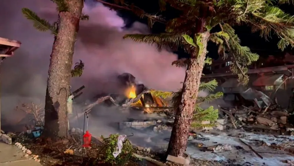 Estados Unidos: una avioneta se estrelló contra casas rodantes y dejó varios muertos