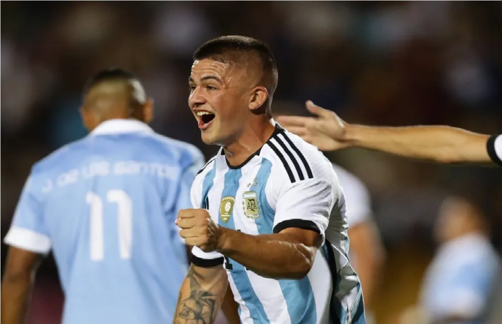 Argentina y Uruguay empataron en un partidazo y los de Mascherano se quedaron con su grupo