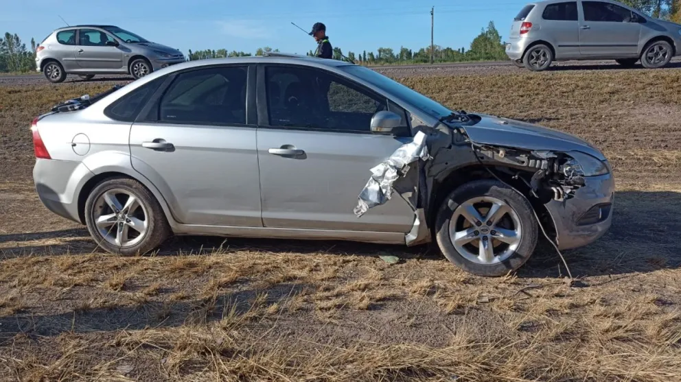 Un automovilista conducía borracho y chocó varios autos