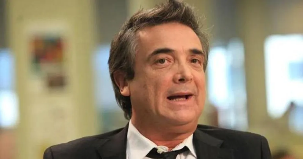 Nito Artaza sorprende con fotos junto a misteriosa compañera en la playa