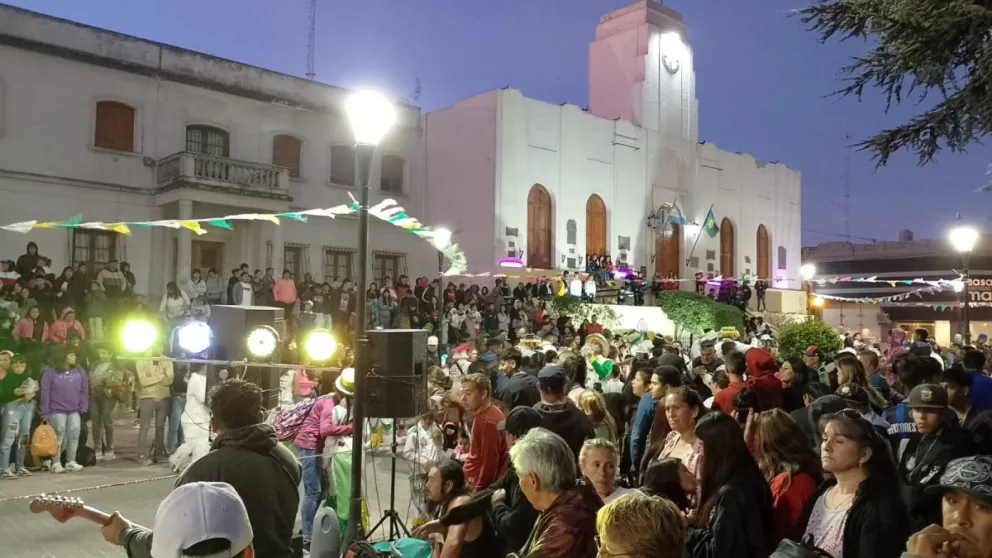 Diversión, baile y alegría en el Gran Corso Familiar 