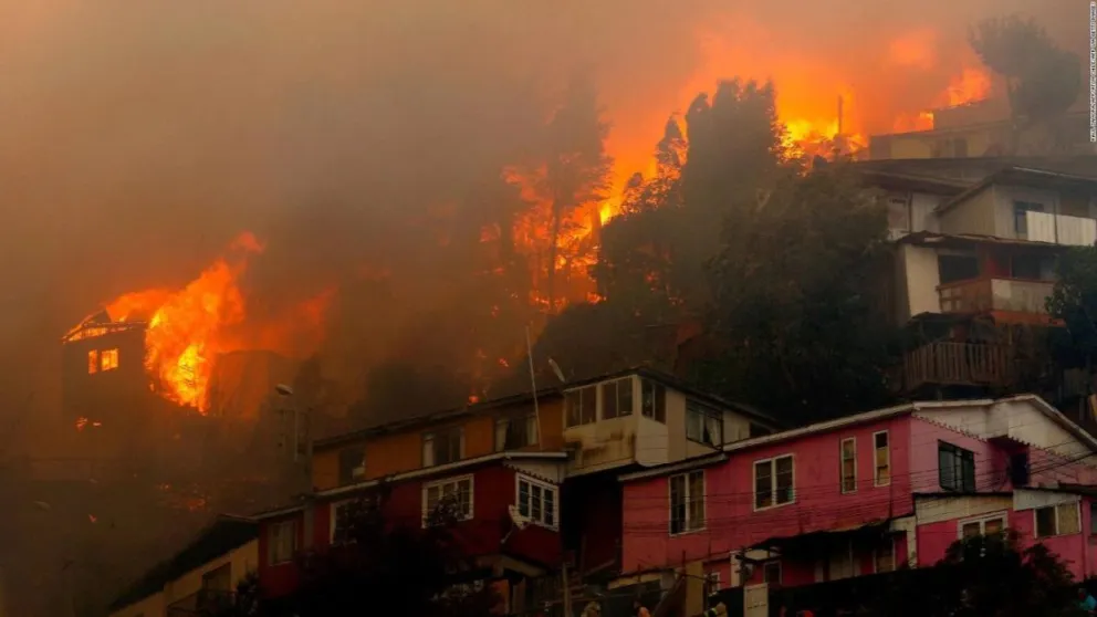 Tragedia en Chile: ascienden a al menos 90 los muertos y más de 370 desaparecidos por los intensos incendios