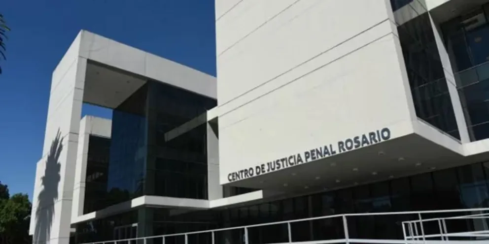 Condenan a ex policías por filtrar información a Los Monos