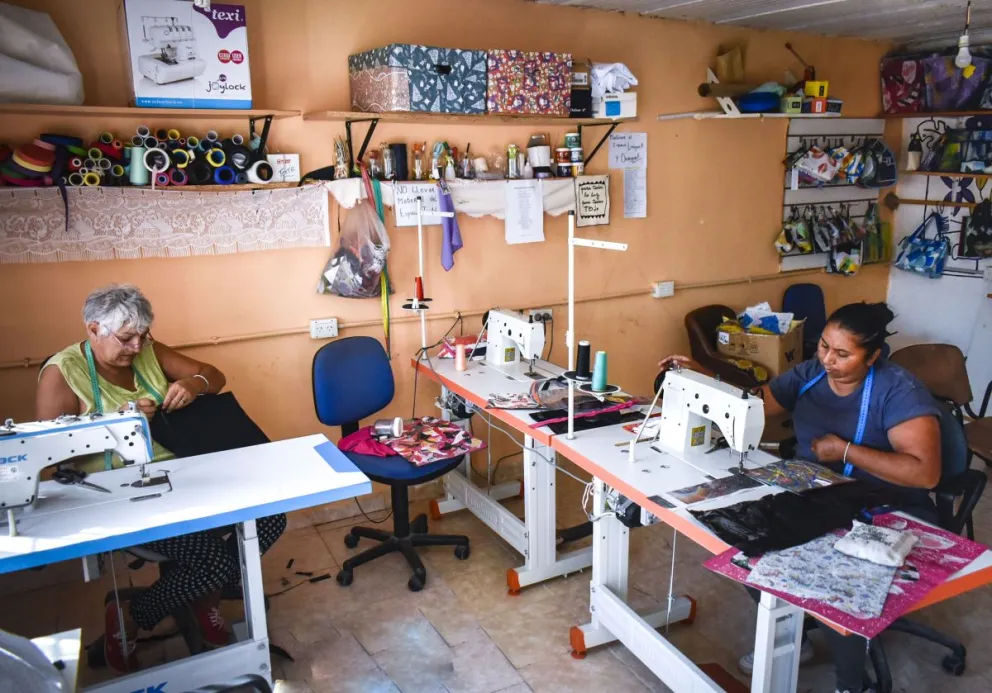 Nada se pierde, todo se transforma: las bolsas de nylon abren un abanico de posibillidades