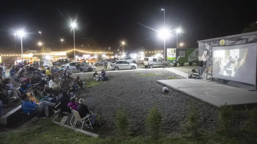 El Guernica de Marchesi, ubicado en el parque Ferreira de Viedma.