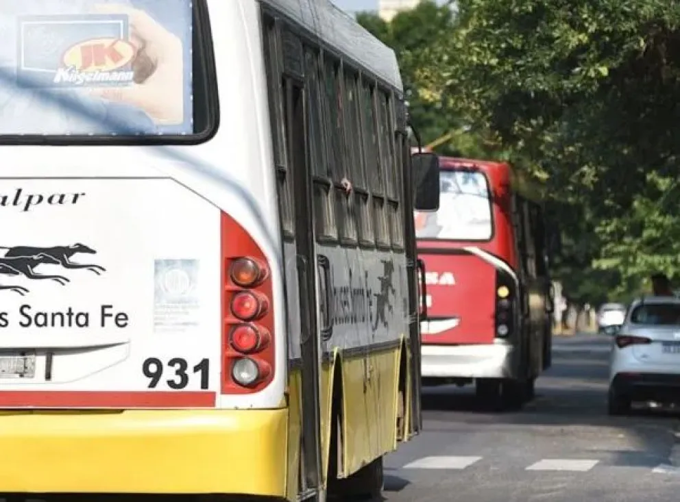 UTA y cámaras empresarias llegan a un acuerdo en las paritarias y se evita el paro de colectivos