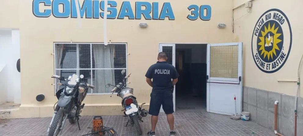 Policías de la Comisaría 30° recuperaron dos motos robadas