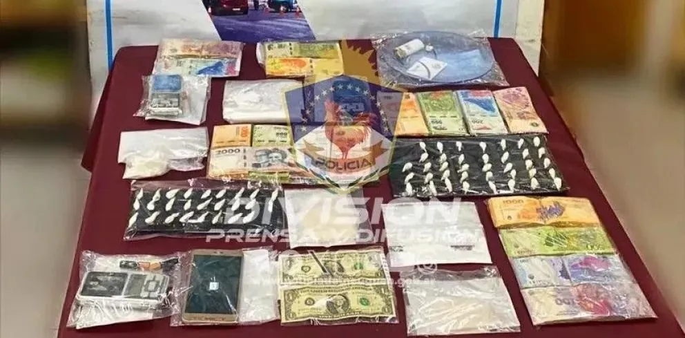 Desbaratan una red de tráfico de estupefacientes y secuestran distintos tipos de drogas