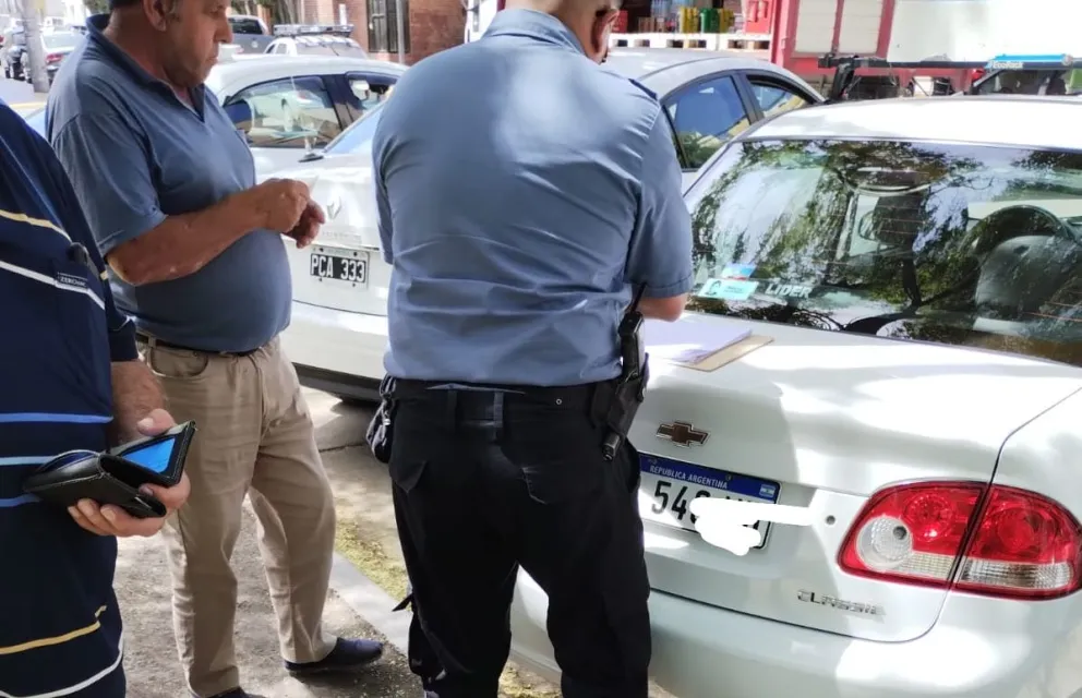 Un operativo de taxistas y policías abortó un atraco en un supermercado céntrico