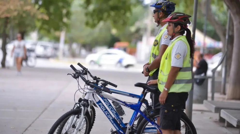 Héroes en acción: los bicipolicías colaboran activamente en la prevención del delito