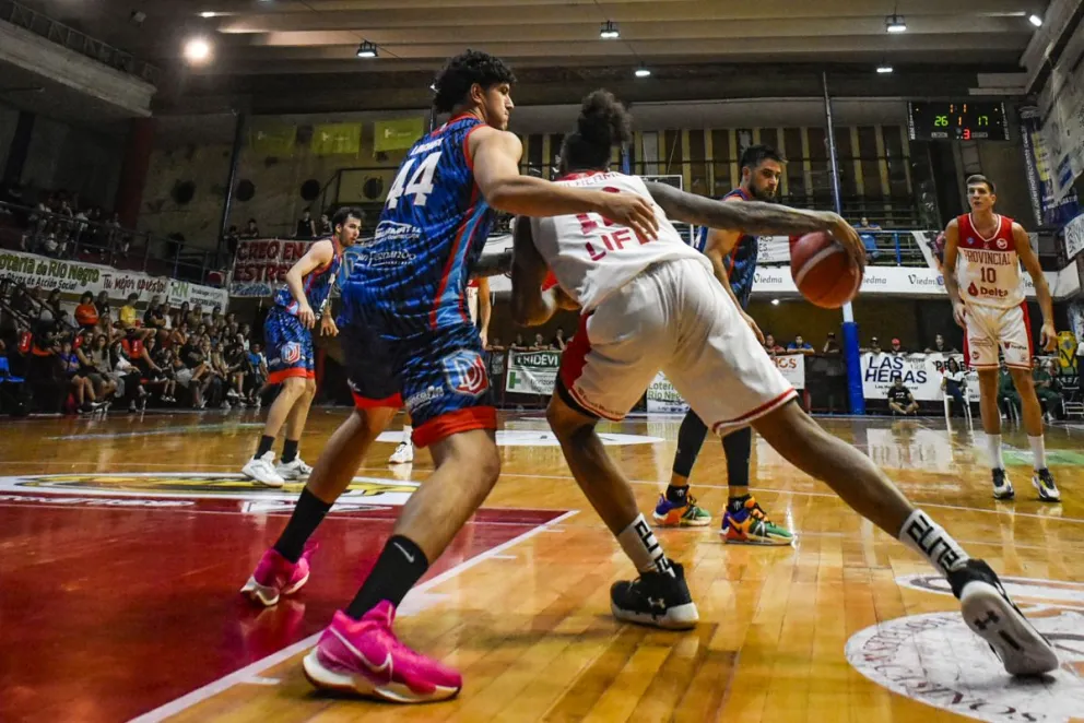 Deportivo Viedma se quedó con una importante victoria ante Provincial