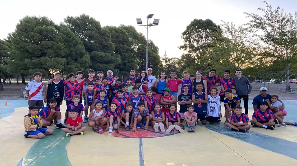 Exitosa clase abierta del Deportivo Viedma en el Parque Ferreira