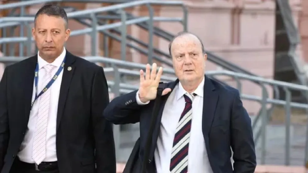 Ferraro oficializó su renuncia al ministerio de Infraestructura y se vienen mas cambios