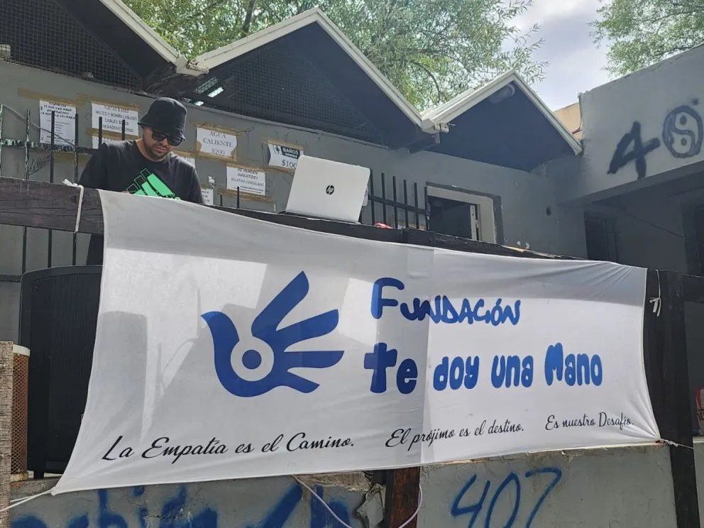 Gestionan mejoras para los baños de la Costanera