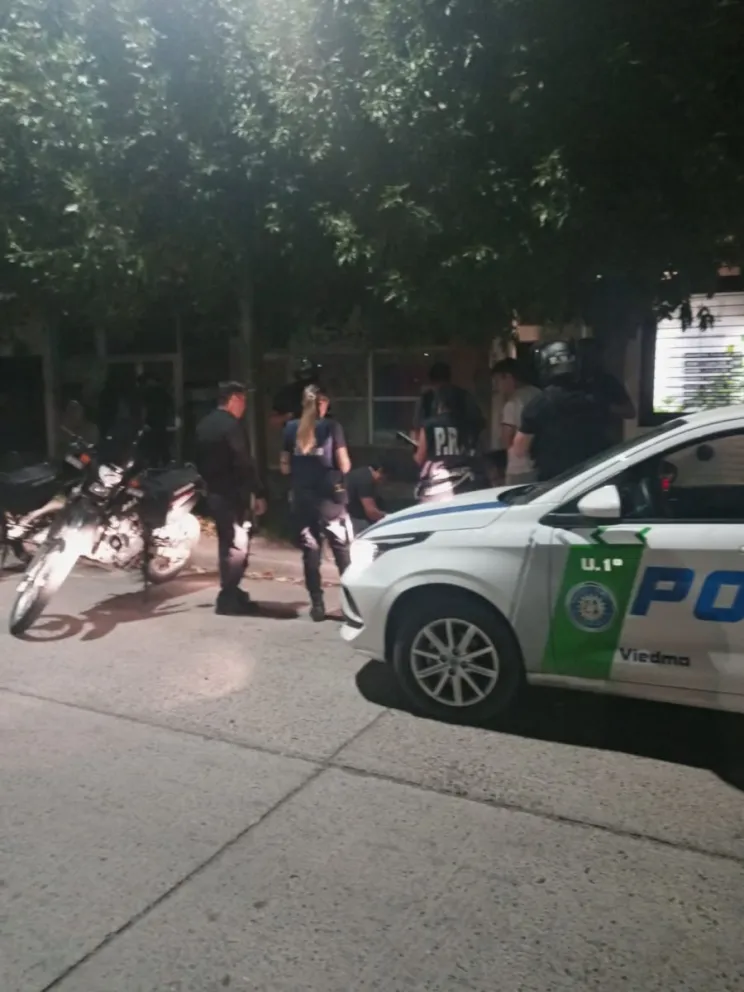 Tras una persecución, lograron aprehender a dos jóvenes con cocaína y una balanza de precisión: los detalles