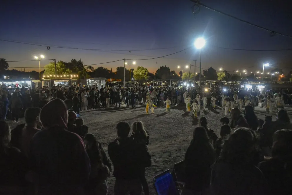 Éxito rotundo del patio cervecero en el ferrocarril de Patagones