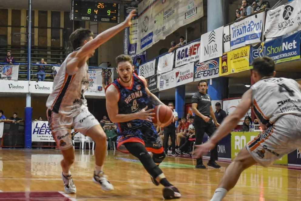 La visita se llevó todos los pergaminos: dura derrota del Deportivo Viedma