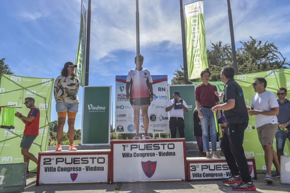 Iara Arias y Andrés Di Cesare se quedaron con los 10K de “La Puente a Puente”