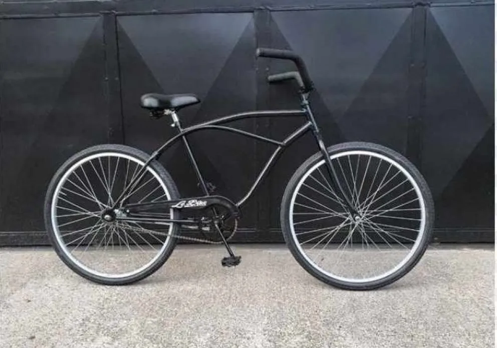  Se robaron una bicicleta en Viedma luego de saltar una reja con el rodado al hombro 