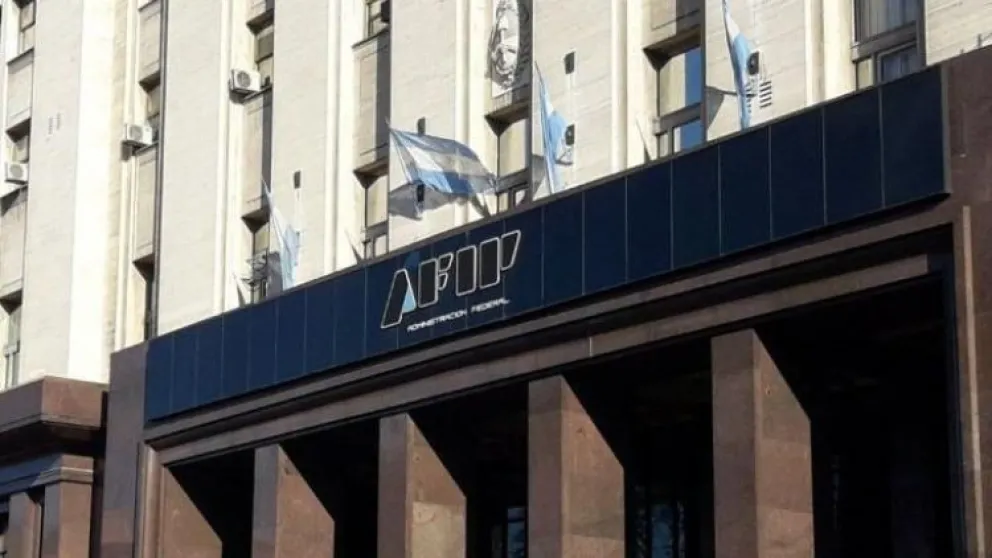 Alarmante caída de la recaudación de impuestos en febrero