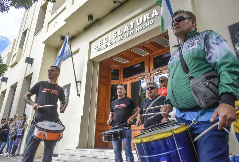 Empleados legislativos en movilización: “El trabajador está cansado del manoseo”
