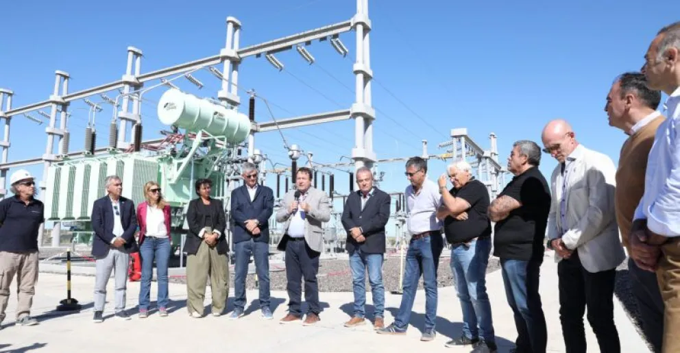 Leineker destacó la importancia de la inauguración de la planta eléctrica