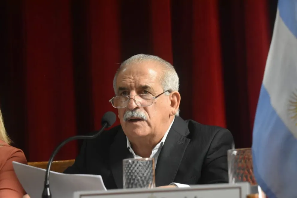 Marino con gestiones clave en La Plata arracando por las viviendas paradas