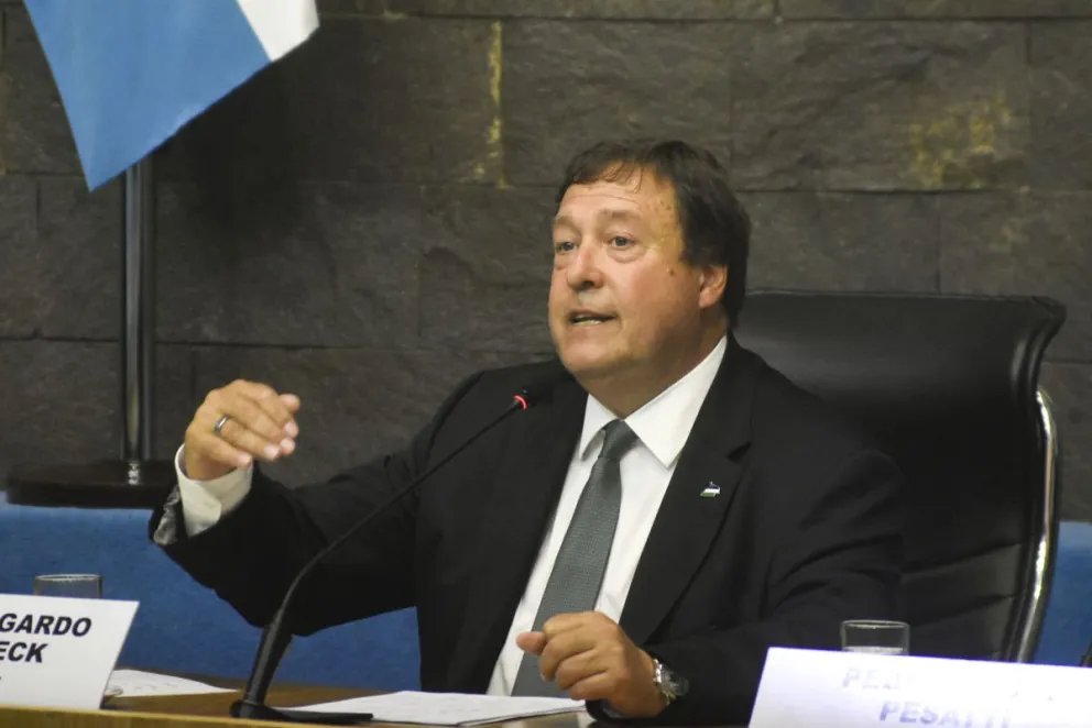 Weretilneck: “no voy a firmar aumentos salariales que luego la provincia no pueda pagar”