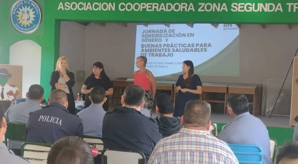 Capacitan a jefes policiales en ambientes saludables sin violencia