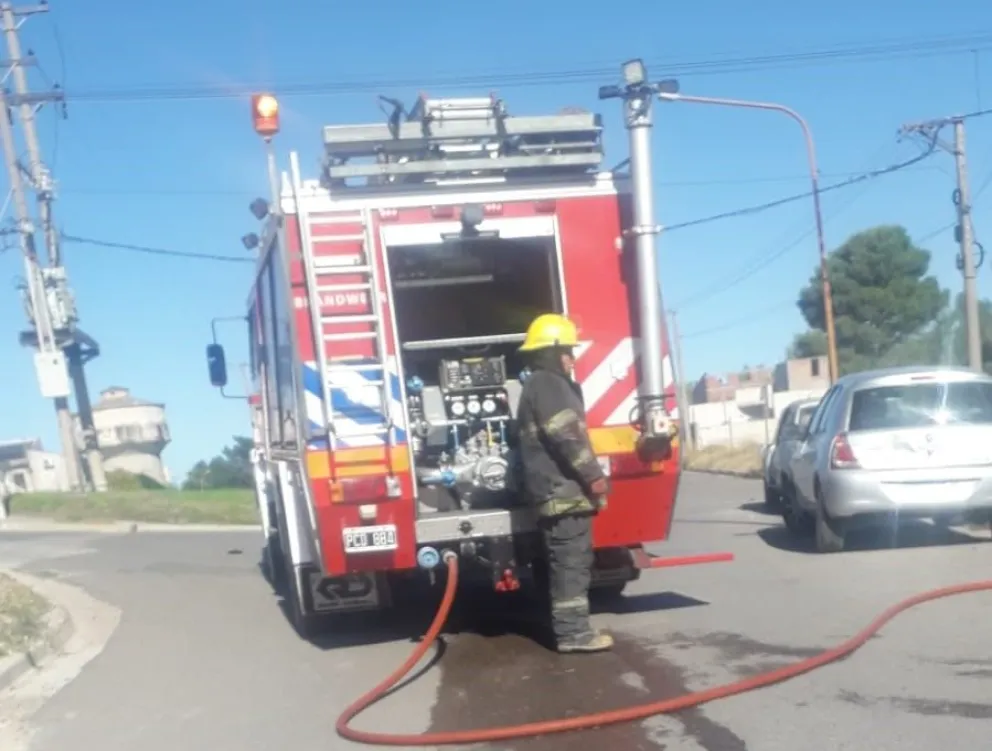 Un incendio de cañas en cercanías de viviendas generó susto y preocupación