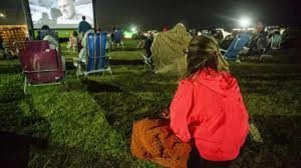 Tarde de película en los jardines del Ministerio de Economía
