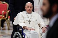 El Sumo Pontífice argentino confirmó la enfermedad que padece