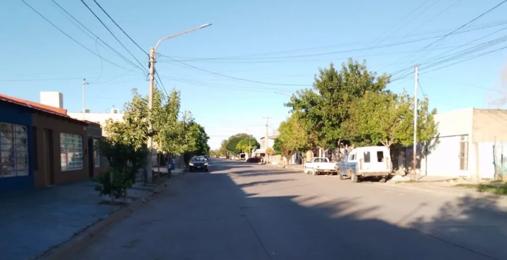 Con intenciones que se desconocen, recorría la calle Guido tocando aberturas y picaportes