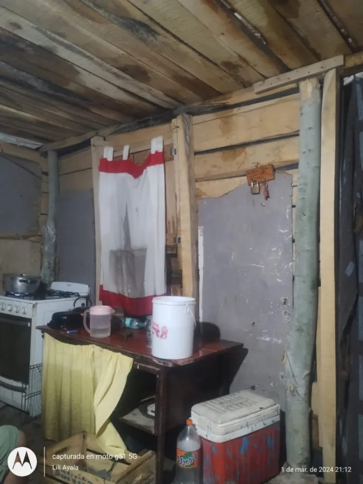 A una mujer embarazada le robaron en su casilla, se inundó y pide ayuda a la comunidad