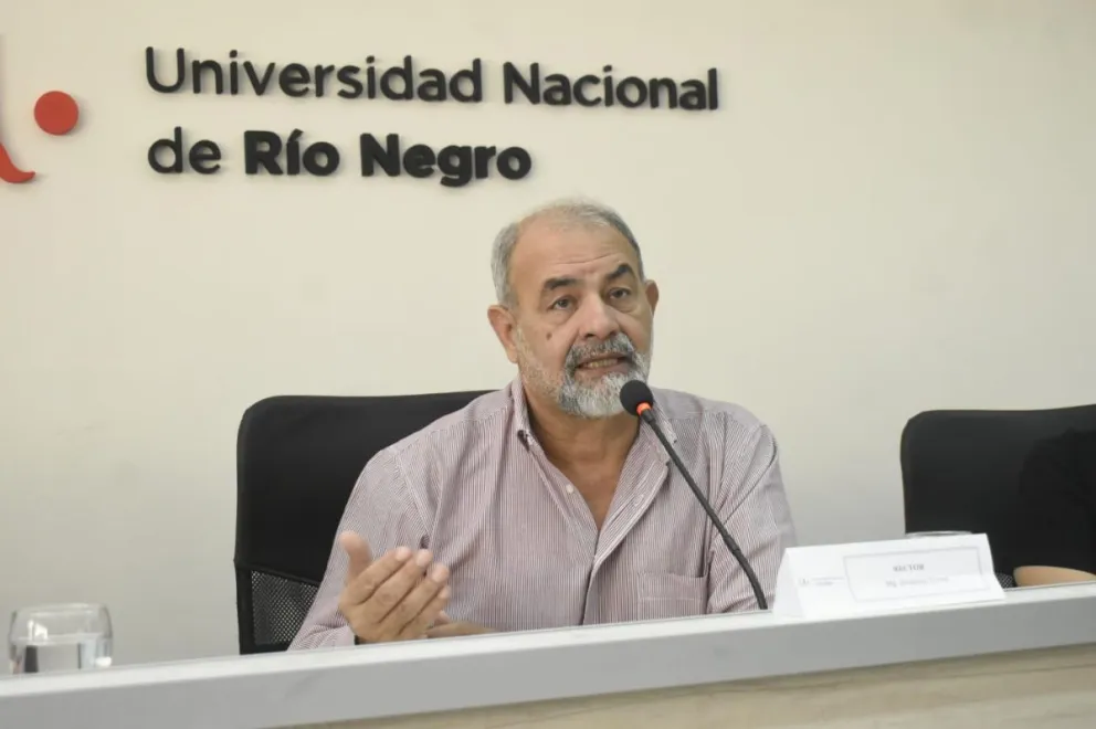 A pesar de los contratiempos, Torres resaltó la calidad institucional y las acciones para evitar el desgranamiento de alumnos. 