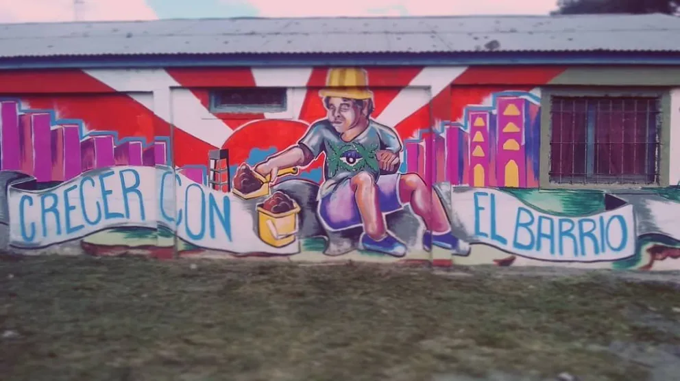 "Del Barrio para el Barrio": arte urbano que copa los espacios públicos de Viedma