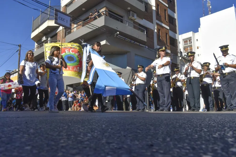 Desfile en Carmen de Patagones.