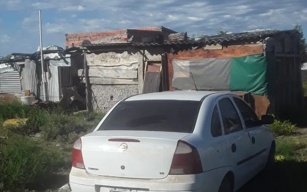 En un santiamén, la policía recuperó en El Cóndor un Corsa robado en Viedma