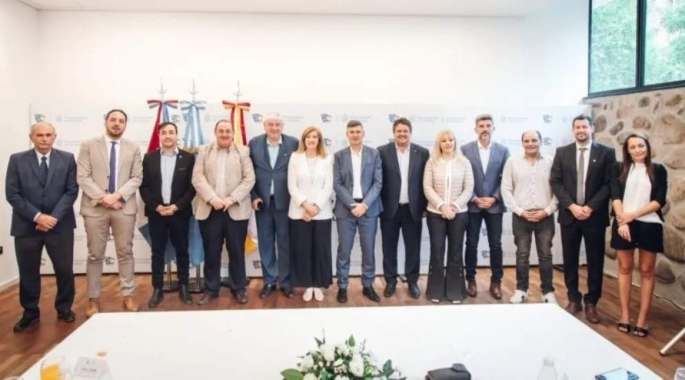 Intendentes de distintas capitales, incluido el de Viedma, reforzaron su compromiso con Rosario en un encuentro federal