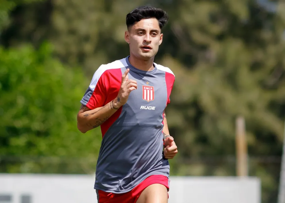 Se conoció la causa de la convulsión que sufrió Javier Altamirano en medio del partido