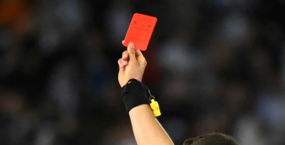 Tarjeta roja para los padres, un club deportivo del Alto Valle analiza aplicar el derecho de admisión