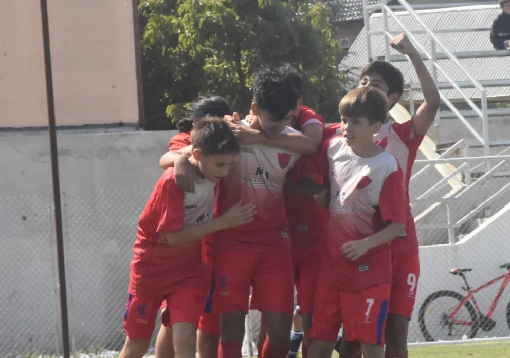 Fútbol de pretemporada: En Villa Congreso, clubes de la Comarca se ponen a punto