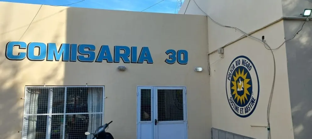 Habrá un castigo contra el policía que se burló de la muerte de Ramiro Dina. 