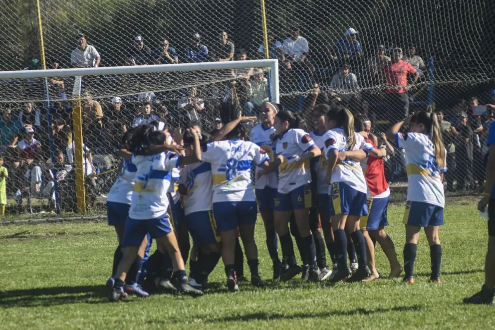 Peña dio vuelta la serie y se consagró campeona en la Finalísima