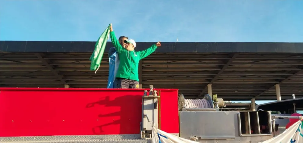 ¡Ahí viene el campeón!: Jere Loza Moreno tuvo su reconocimiento por las calles de Viedma