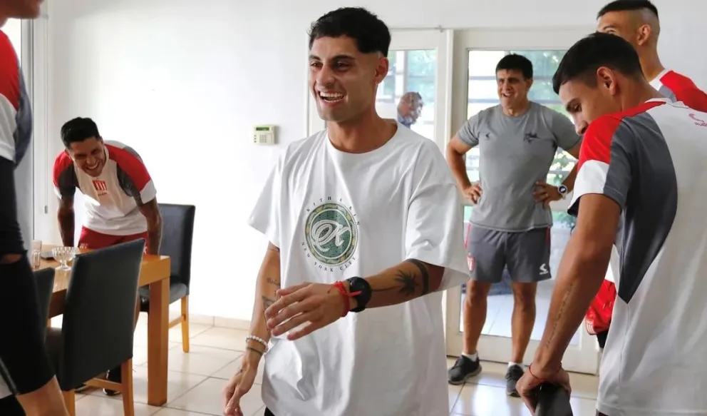 Gran alegría en Estudiantes de La Plata por el regreso de Javier Altamirano