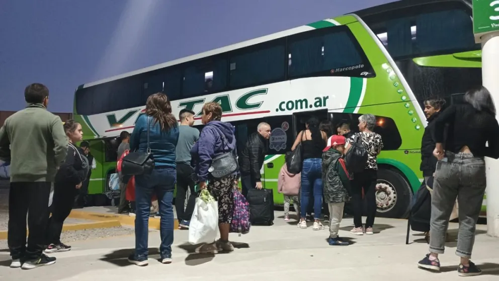 Por el fin de semana extra largo la terminal de colectivos estuvo a pleno