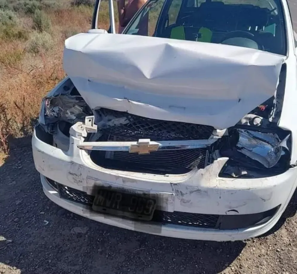 Una familia de Cipolletti sufrió un accidente en la Ruta Nacional 22: solo daño materiales